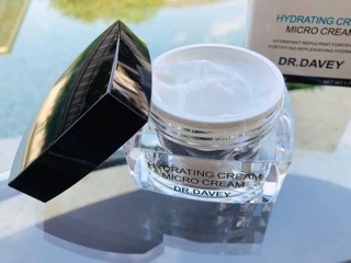 DR. DAVEY Hydrating cream micro cream 50g ครีมต่อต้านริ้วรอยประสิทธิภาพสูง ช่วยฟื้นฟูผิวเปล่งปลั่งสดใส**ของแท้ พร้อมส่ง