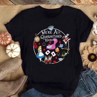 เสื้อยืดคอกลม แขนสั้น ผ้าฝ้ายแท้ พิมพ์ลายการ์ตูนภาพยนตร์ Alice in Wonderland สําหรับผู้ชาย