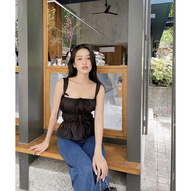 เสื้อ Zani สีดํา By Taakee