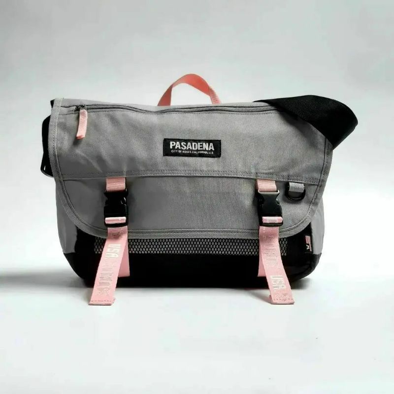 Who.AU Messenger Bag Second | กระเป๋าสะพายข้างมือสอง