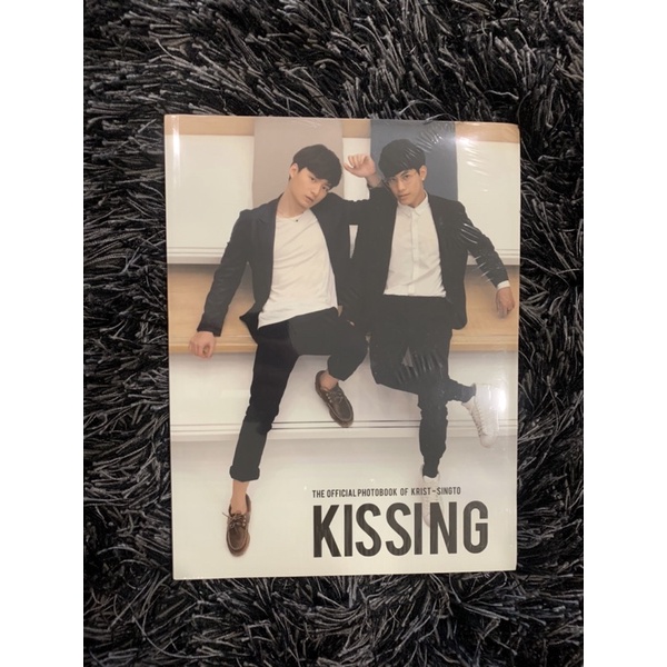 Photobook KISSING KRISTSINGTO อย่างเป็นทางการ