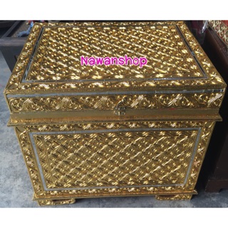 หีบสี่เหลี่ยมปิดทอง