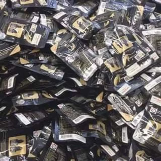 กาวต่อขนตา LADY BLACK ของแท้ 100% นำเขาจากเกาหลีสินค้าผลิตวันที่26/04/69ค่ะ