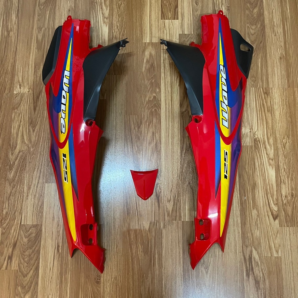 Wave 125 S, R คู่ท้าย+ฝาปิดท้าย สีแดงตัดดำด้าน ติดลายปี2002แดง