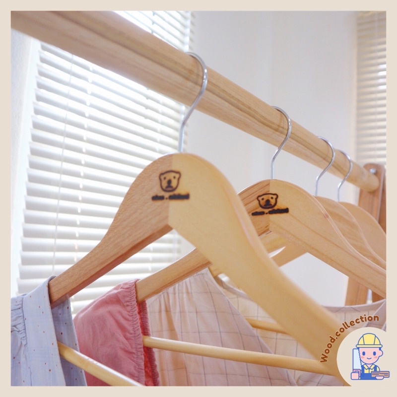 ไม้เเขวนเสื้อไม้ลายหมีสไตล์มินิมอล ไม้แขวน