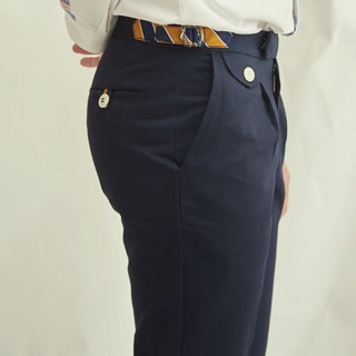 Single pleated chino trousers