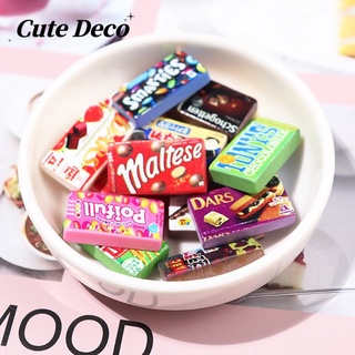 【 Cute Deco 】ขนมจําลองน่ารัก (10 แบบ) ป๊อกกี้ช็อกโกแลตบาร์ สีแดง / ขนมปังแพนด้าสีฟ้า จี้กระดุม Crocs / Jibbitz น่ารัก Croc รองเท้า DIY / วัสดุเรซิน เสน่ห์ สําหรับ DIY