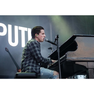 โปสเตอร์ ชาร์ลี พูท Charlie Puth  Music Poster แต่งคอนโด ตกแต่งห้อง รูปภาพติดห้อง ตกแต่งผนัง ของขวัญ โปสเตอร์ติดผนัง