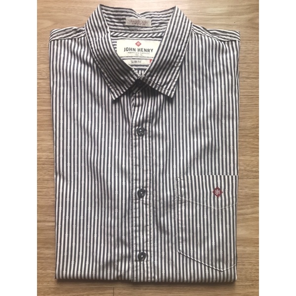 สภาพดี ส่งต่อเสื้อเชิ๊ต john henry size m