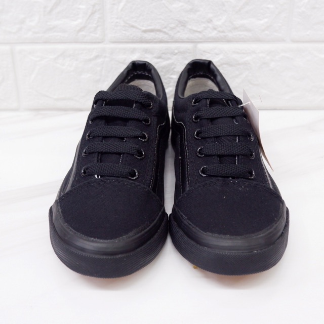 ลดราคา 139 - 179 บาท รองเท้าผ้าใบ ทรง VANS ไซส์ 37-44 บางสีมีตำหนิ อ่านก่อนสั่งซื้อค่ะ