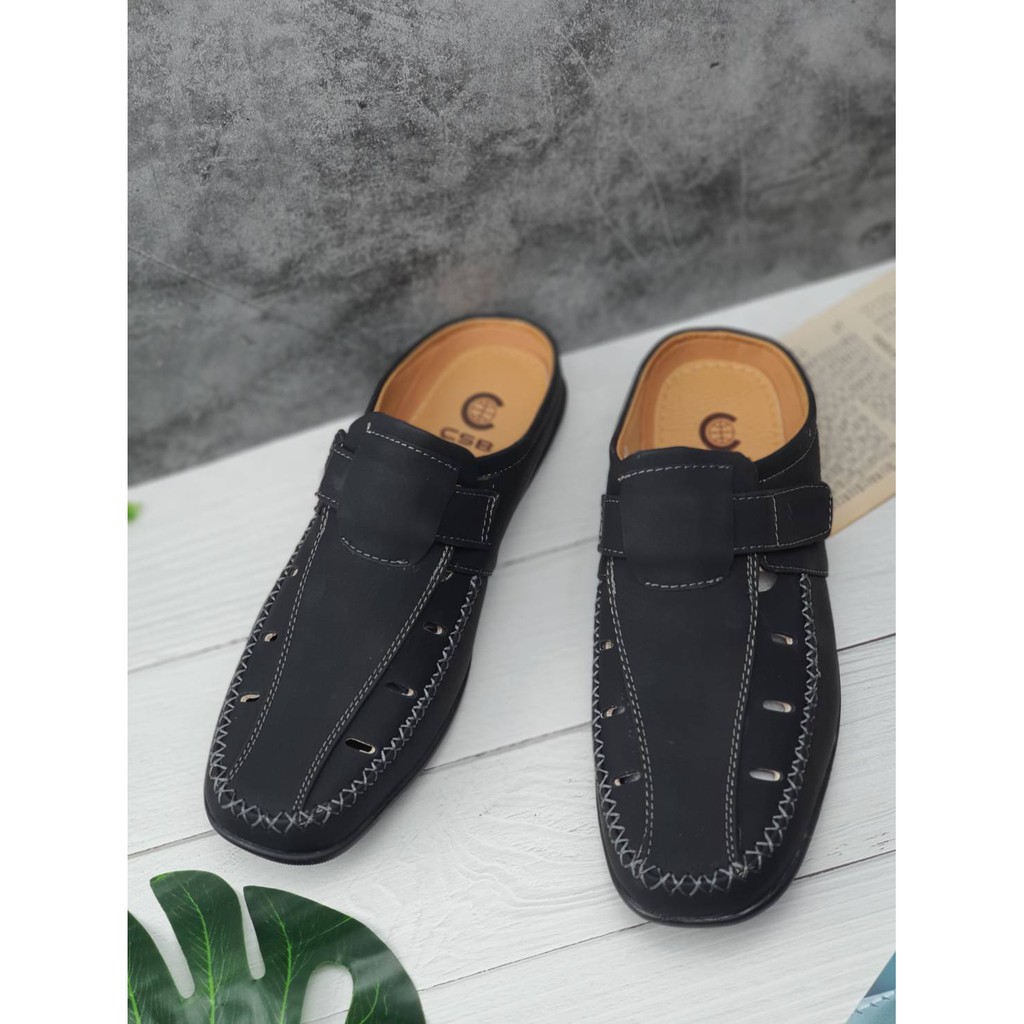 รองเท้าเปิดส้นผู้ชาย ลายคาด ข้างหน้า ยี่ห้อ CSB CM415 ไซส์ 39-44 มี 2 สี ดำ น้ำตาล ไซส์มาตรฐาน