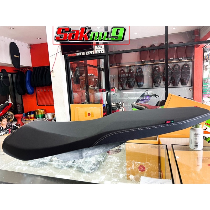 เบาะForza ปาด2ตอนรองเหล็ก ด้ายเทาขาว แบบรองเหล็กจะนั่งสบายนุ่มขึ้นและบางสวยงามขึ่นค่ะ