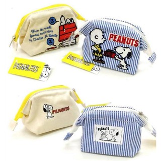 กระเป๋าใส่สตางค์ Snoopy Peanuts เนื้อผ้าดิบแบบหนา  ด้านหน้าเป็นลายปัก ด้านหลังเป็นลายสกรีน ใบละ 160 บาท🎉