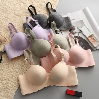 พร้อมส่งจากไทย💥Sanay Bra💥 (N421) เสื้อใน ไร้โครงญี่ปุ่น ไร้ขอบ มีตะขอหลัง เสริมฟองน้ำในตัว