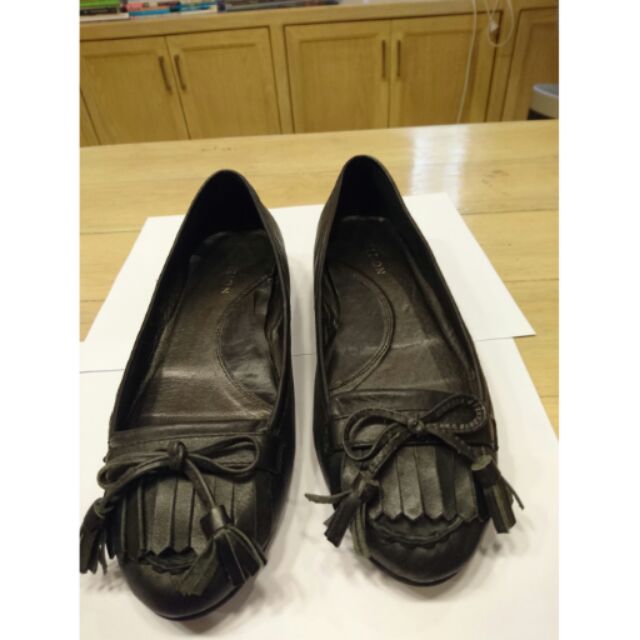 รองเท้าส้นแบน pazzion