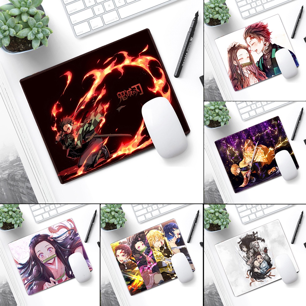 แผ่นรองเมาส์อนิเมะ Demon Slayer: Kimetsu ไม่มี Yaiba แผ่นรองเมาส์เสื่อคอมพิวเตอร์ Tanjirou Nezuko แผ่นรองเมาส์ขนาดเล็ก