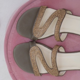 Day1step รองเท้าแตะ รุ่น Sangria Sandals สีเขียวมะกอก เพชรทอง/ Flat Sandals shoes- Olive Gold