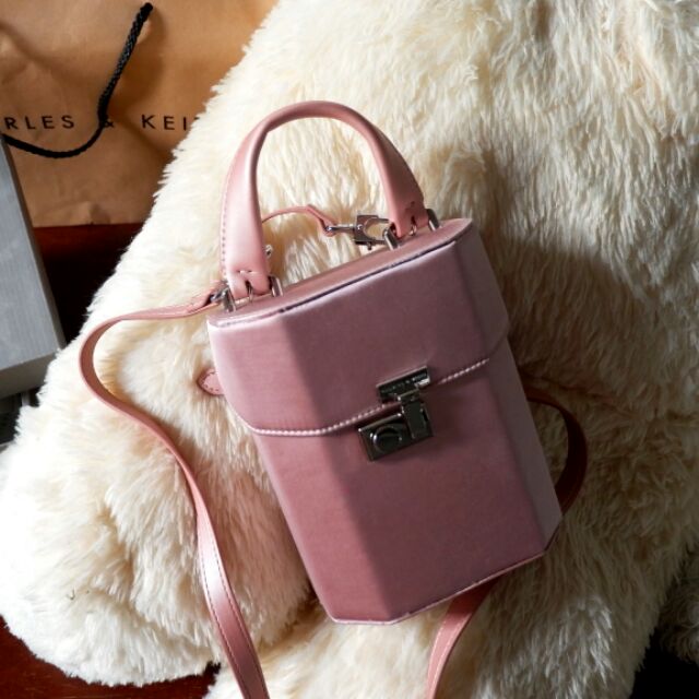 กระเป๋า charles&keith