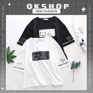 QKshop ✨เสื้อยืดคอกลมสีพื้น สกรีนลายน้องแมวตรงหน้าอกกับแขนเสื้อ ตะมุตะมิน่ารักไม่ไหว แต่งตัวง่ายๆ ใส่ชิวๆในวันทำงาน คือด