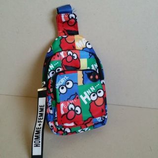 เป้สะพายเฉียง กระเป๋าคาดอก Shoulder bag ลาย เซซามี สตรีท Sesame Street elmo เอลโม่ ขนาด 6x9x2.5 นิ้ว