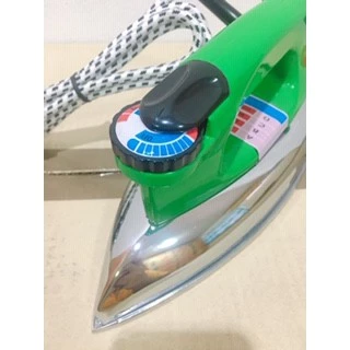 International 4 สี เตารีดไฟฟ้า 3.5ปอนด์ รุ่น CB-95 น้ำหนักดี ใช้ง่าย รีดเรียบ *รับประกัน1ปี*