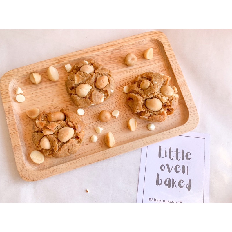 chewy & soft white chocolate macadamia cookies
