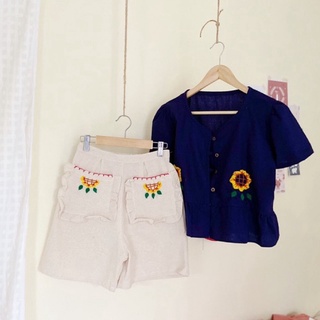 ชุดผ้าฝ้าย Navy sunflower short set ชุดเซทกางเกงขาสั้น ชุดเซทสองชิ้น ชุดเซท