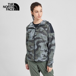 THE NORTH FACE W ESSENTIAL H2O JACKET -NEW TAUPE GREEN WAXED CAMO PRINT เสื้อผ้าผู้หญิง