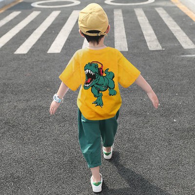 Ones สไตล์ใหม่ เสื้อผ้าเด็กชุดเด็กผู้ชายฤดูร้อนปี 2022 แฟชั่นใหม่เด็กโตเด็กสไตล์เกาหลีหล่อลำลองแขนสั้นสูทสองชิ้น