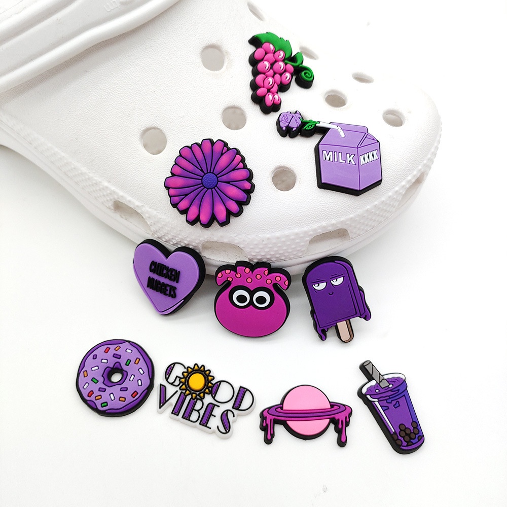 จิบบิตดอกไม้สีม่วงน่ารัก สําหรับ Crocs Pins Octopus Shoe Charms Ice Cream Milk Crocks Design Jibits Grape Dount Jibbitz Croc สําหรับเด็ก อุปกรณ์ตกแต่งรองเท้า