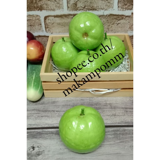 ผลไม้ปลอม​ ฝรั่ง​ ลูกใหญ่​ ขนาดเท่าของจริง​  ราคา/1ลูก – โปรปัง
