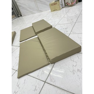 เบาะต่างระดับ เบาะนั่งสมาธิ เบาะรองนั่ง หนา 2 นิ้ว ขนาด 53x56 cm นั่งสบาย เนื้อPVC สีครีม  จำนวน 1 ชิ้น