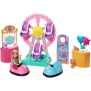 Barbie Club Chelsea Doll and Carnival Playset ตุ๊กตาบาร์บี้เชลซี ขนาด 6 ชุดเครื่องเล่นชิงช้าสวรรค์และรถบั้ม รุ่น GHV82