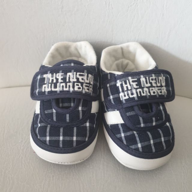 รองเท้าเด็ก AIIZ Baby (มือสองสภาพดี)