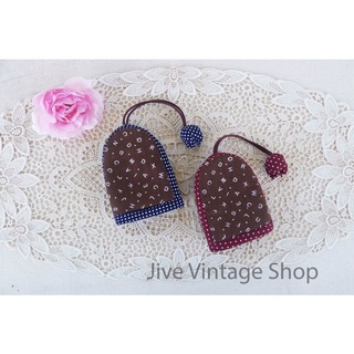 แพ็คคู่ Handmade Key Cover ลายคู่ ซองเก็บกุญแจ กุญแจบ้าน กุญแจรถ นิ่มๆ ทำจากผ้า cotton 100% แต่งด้วยตุ้มดอกไม้ค่ะ