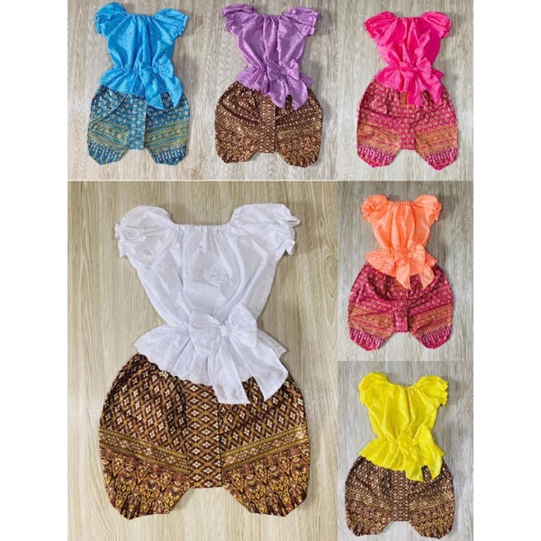 Saleจ้า สินค้ามาใหม่ล่าสุด  ชุดไทยเด็ก รุ่นแขนตุ๊กตาผ้าลูกไม้มีโบว์ข้างหน้าสวยๆจ้า