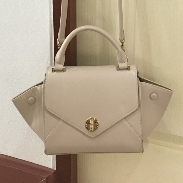 กระเป๋าสะพาย crossbody FN Fly Now
