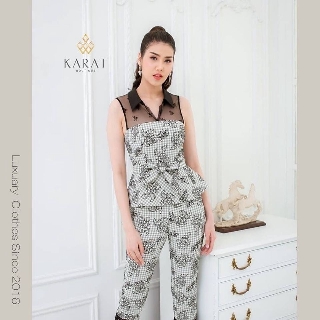 KARAT Boutique  รหัสสินค้า #9573  JumpSuit คอปก  สีขาวดำ