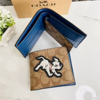 🎀 กระเป๋าสตางค์ ใบสั้น 2 พับ มีไส้ ลายหมาดาเมเชียล 91655 DISNEY X COACH 3-IN-1 WALLET IN SIGNATURE