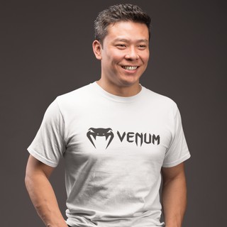 เสื้อยืดแขนสั้นคอวีพิมพ์ลาย Venum สําหรับผู้ชาย