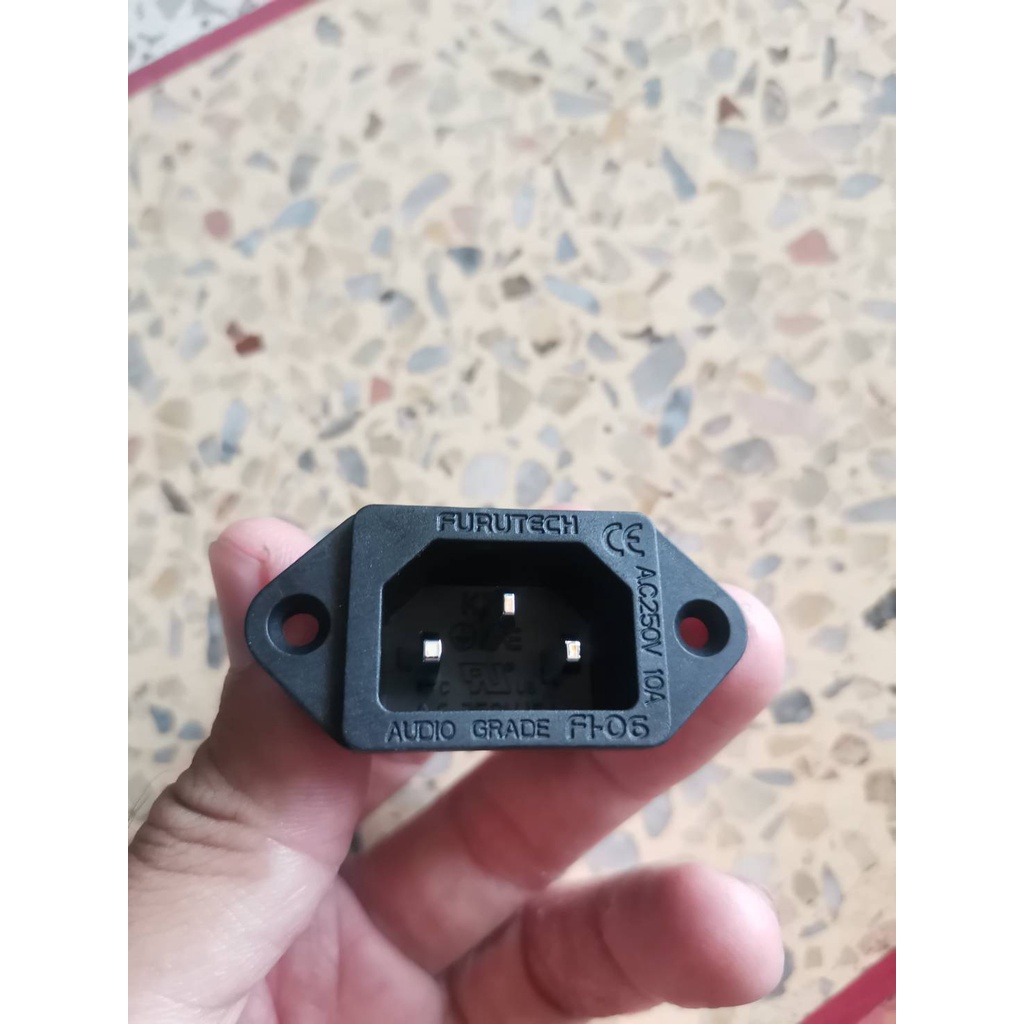 ปลั๊กท้ายเครื่อง IEC Furutech Inlet FI-06(R) OFC ชุบโรเดียม + ไครโอ แบบขันสกรู