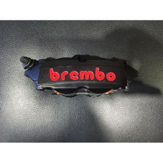 ปั๊มเบรคm4หู100mmสีดำยี่ห้อBrembo (รับประกันของแท้ 100%)