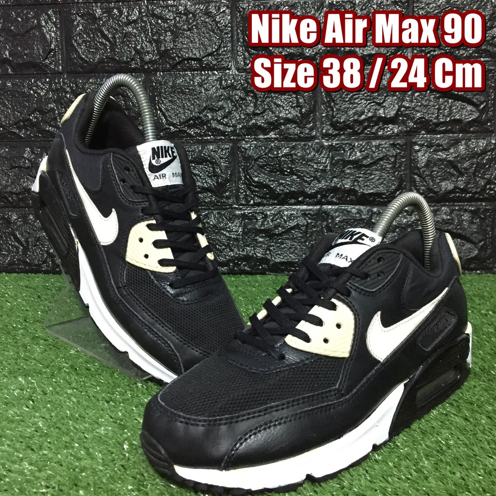 Nike Air Max 90 รองเท้าผ้าใบมือสอง Size 38 / 24 Cm