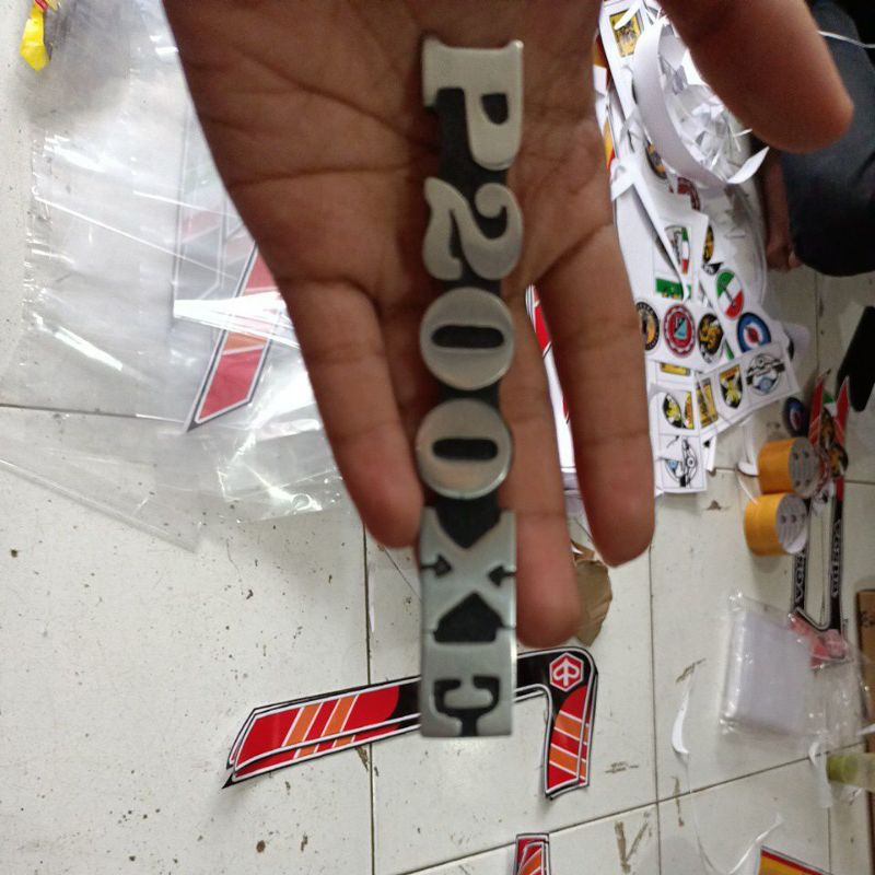 ตราสัญลักษณ์ p200xe*