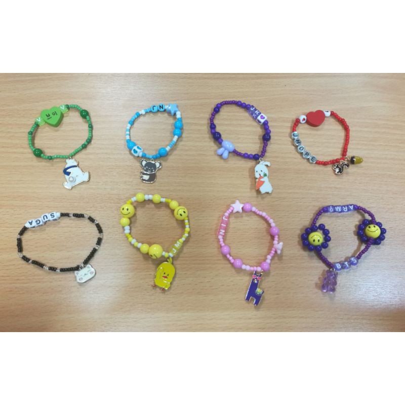 พร้อมส่ง กำไลลูกปัดแบบเจโฮป BTS สร้อยลูกปัดที่เจโฮปร้อยให้เมมเบอร์ BTS ใน Vlive