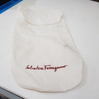 ถุงผ้า ferragamo มือสอง