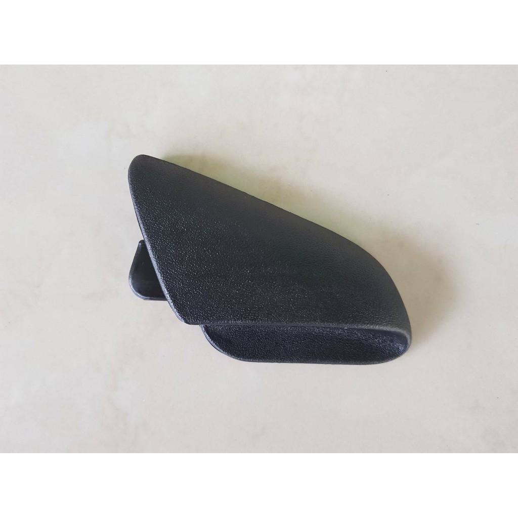 ตัวปรับเบาะ TOYOTA VIGO 2.5,3.0 สีดำ ข้างRH(ขวา) อันละ 75บาท