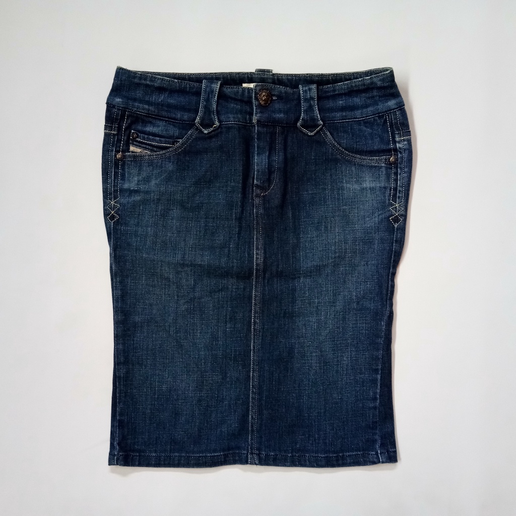 กระโปรงยีนส์ ยืด Diesel industry skirt jeans Italy Women เอว27-28" มือ2 ป้ายหนัง แบรนด์อิตาลี่ ยีนส์สวย ยีนส์แนว ยีนส์มื