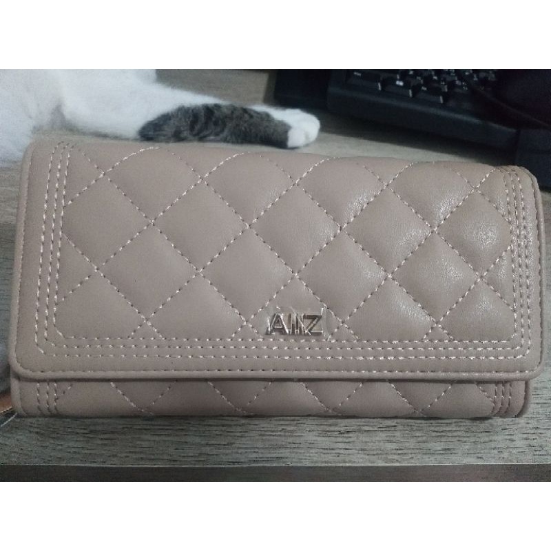 กระเป๋าสตางค์ allz ใบยาว โละขายถูกๆ สินค้าดีไม่มีตำหนิค่ะ