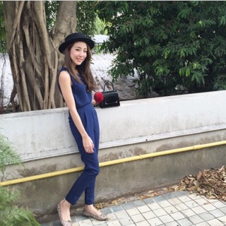เสื้อครอป สี Navy จา แบรนด์ Pittaclothing